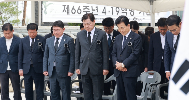 김관영 전북자치도지사, 제66주년 4·19혁명 기념식서 민주영령 추모