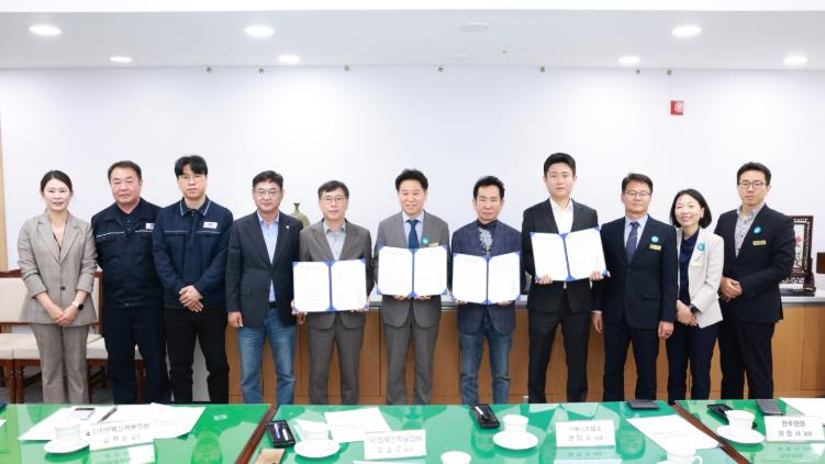 완주군 “기름때 묻은 작업복, 깨끗이 빨아드립니다”
