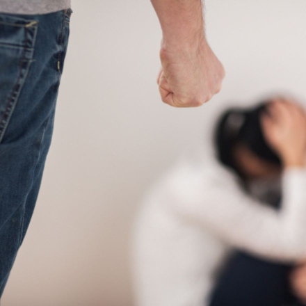 “술 마시지 말라”는 말에 아내 머리에 불 지른 남편 체포