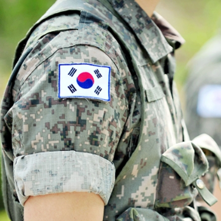 도로 한복판서 트럭 운전자 귀 물어뜯은 현역 군인