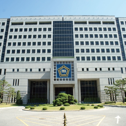 중학생 19명 111차례 추행…교사에 징역 9년 선고