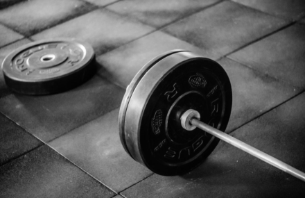 70kg 바벨 사고로 회원 사망…헬스장 대표·트레이너 1심 무죄